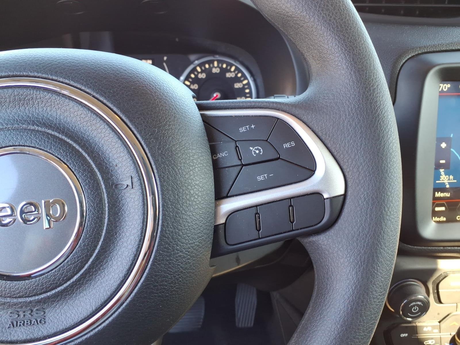 Certified Used 2023  Jeep Latitude image 20