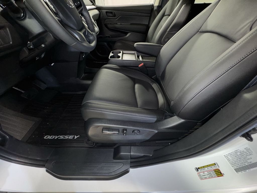 2026 Honda Odyssey EX-L - Photo 15
