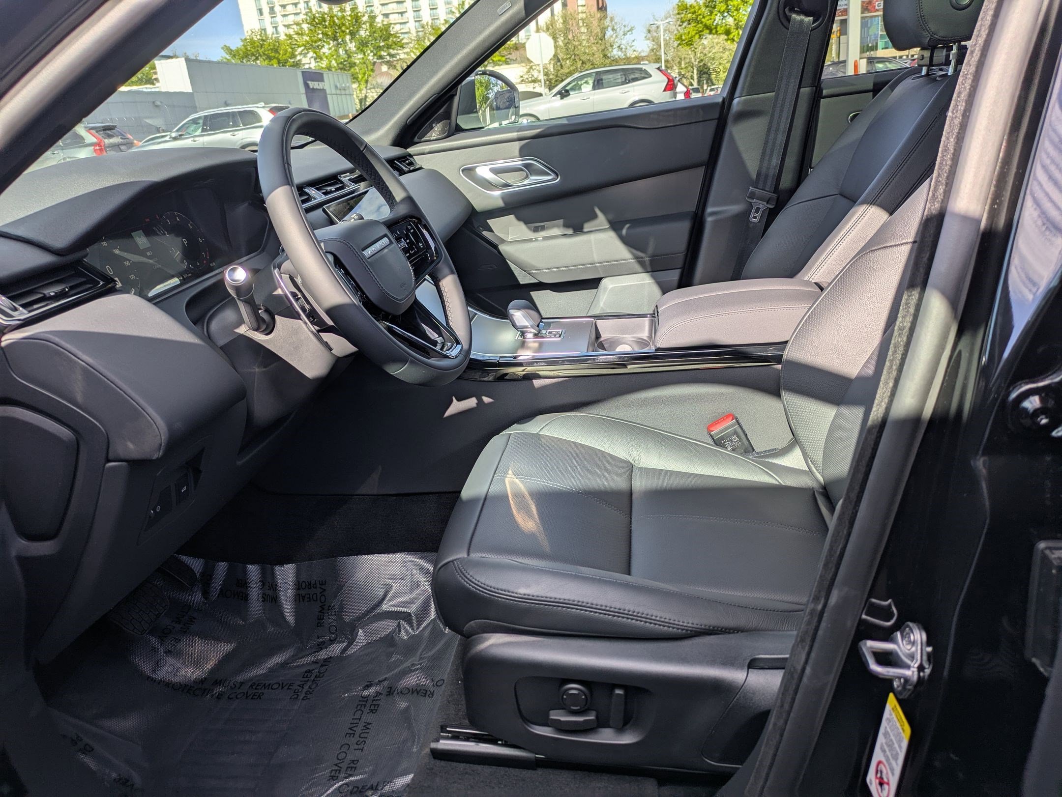 New 2026 Santorini Black Land Rover S image 25