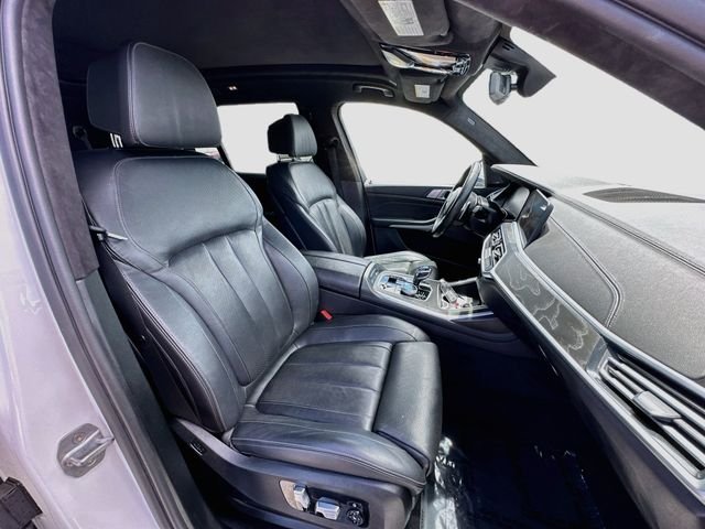 Used 2020 White BMW M50i image 30