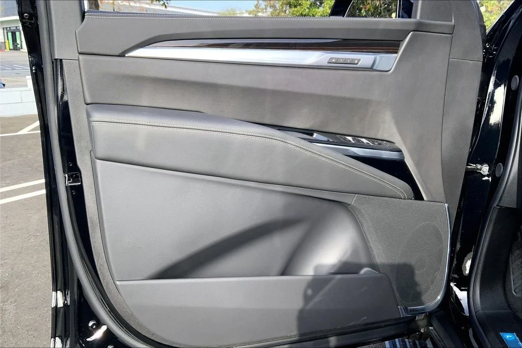 2026 Cadillac Escalade Luxury - Photo 11