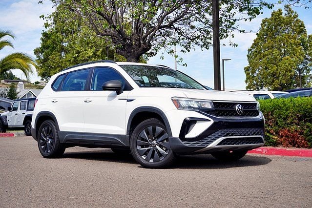 Used 2022 White Volkswagen 1.5T S image 1