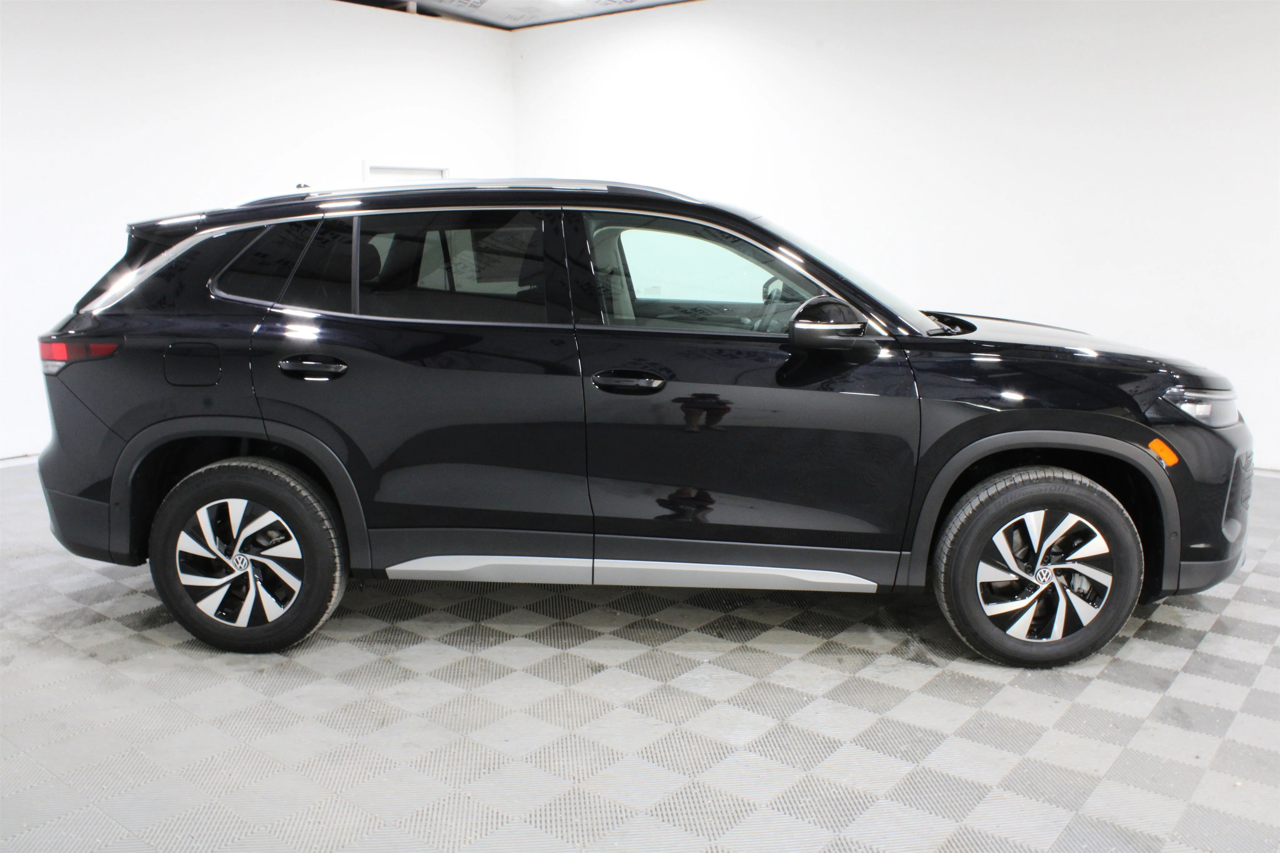 New 2026 Deep Black Pearl Volkswagen S image 25