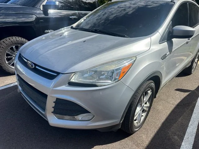 Used 2016 Silver Ford SE image 2