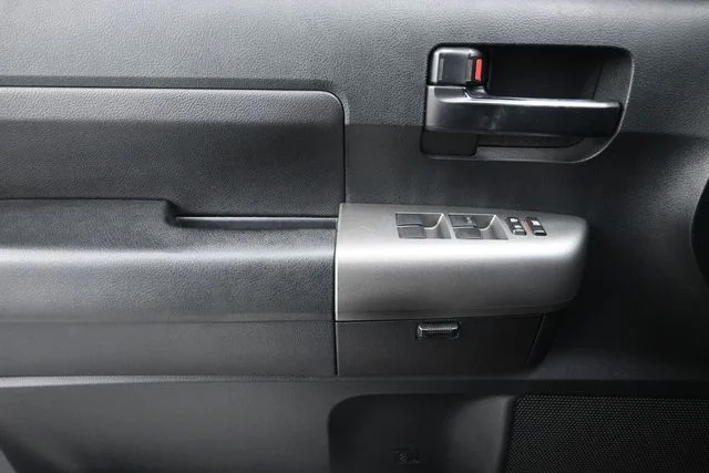 Used 2011 White Toyota Grade image 23