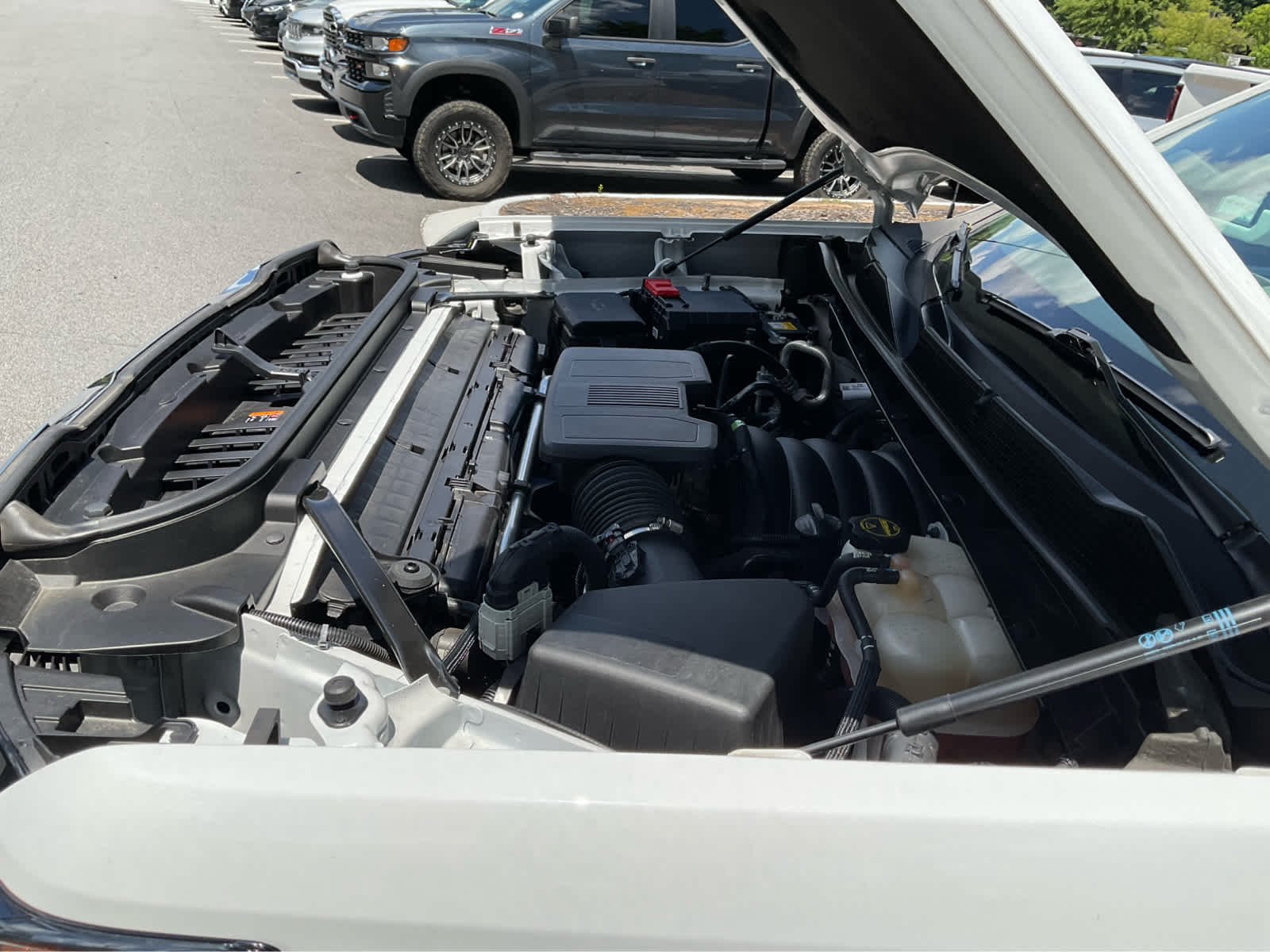 Used 2024 Summit White GMC SLT image 27