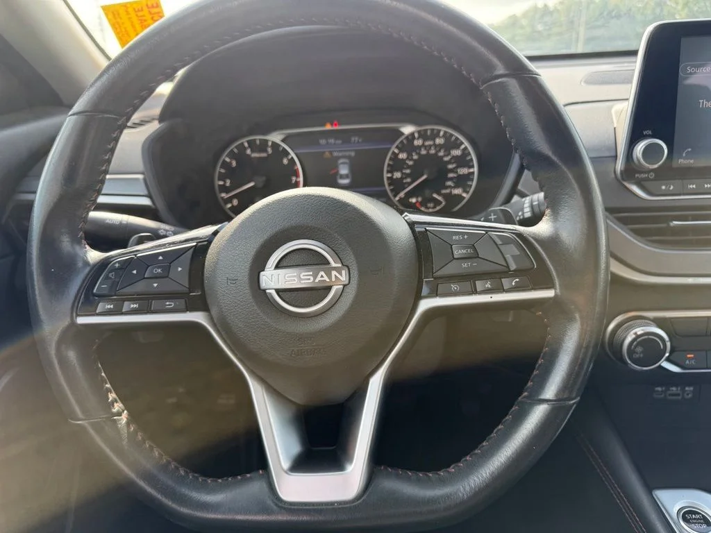 Used 2024 Black Nissan 2.5 SR image 8