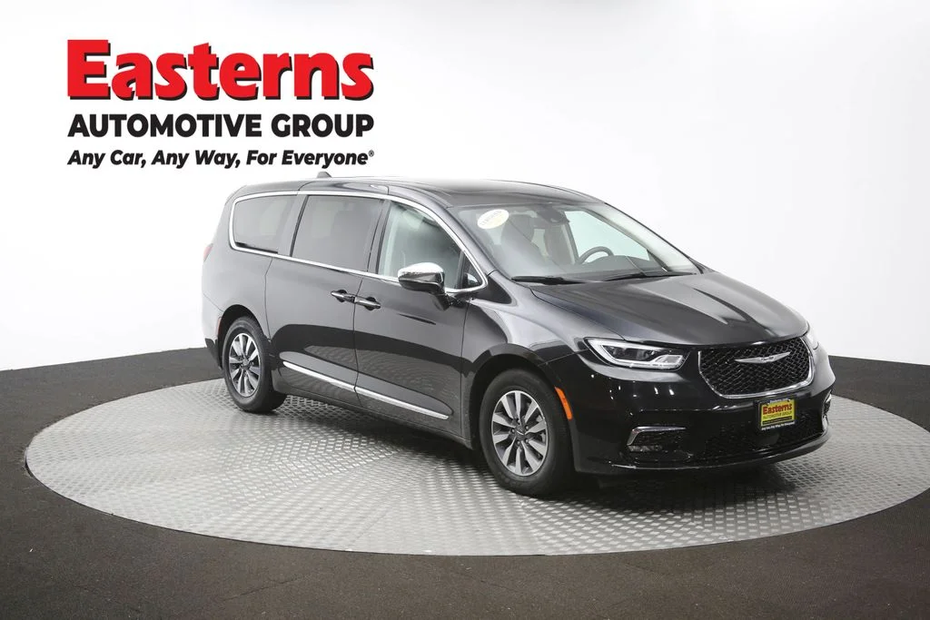 Used 2023 Black Chrysler Limited image 53