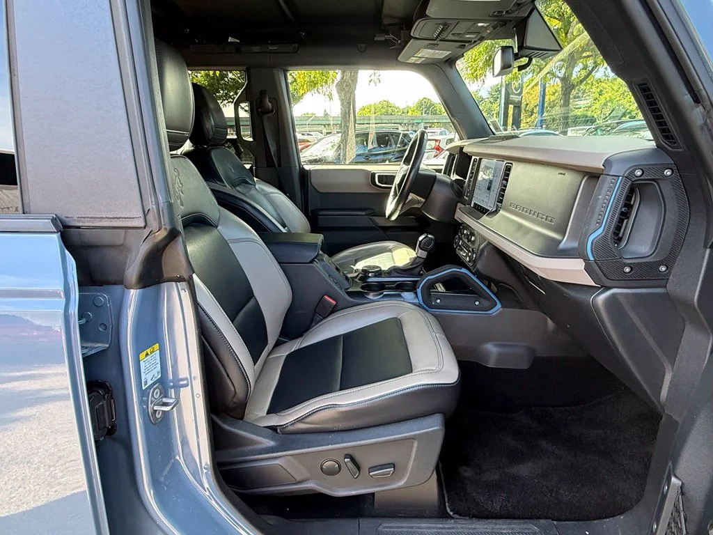 Used 2024 Azure Gray Metallic Ford Wildtrak image 28