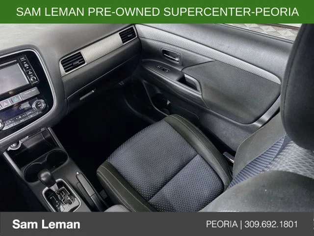 Used 2016  Mitsubishi  image 21