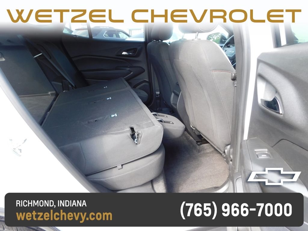 Used 2024 White Chevrolet 1RS image 23
