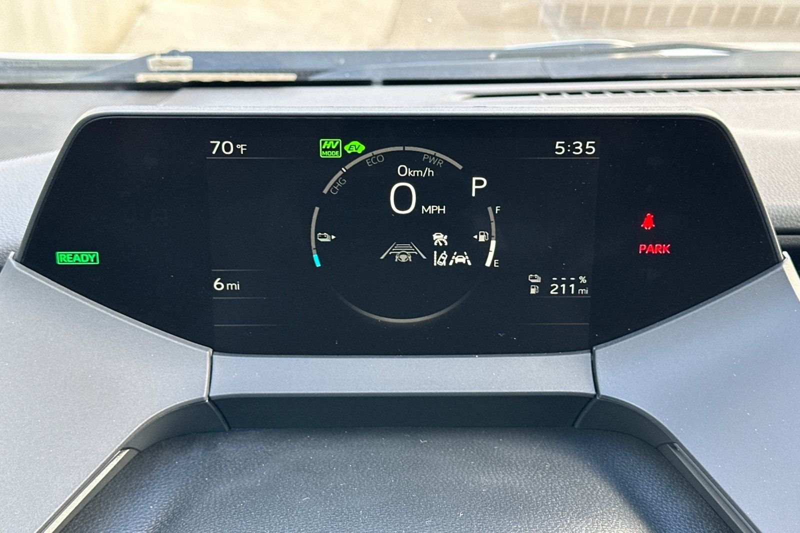 2026 Toyota Prius Plug-in Hybrid SE - Photo 24