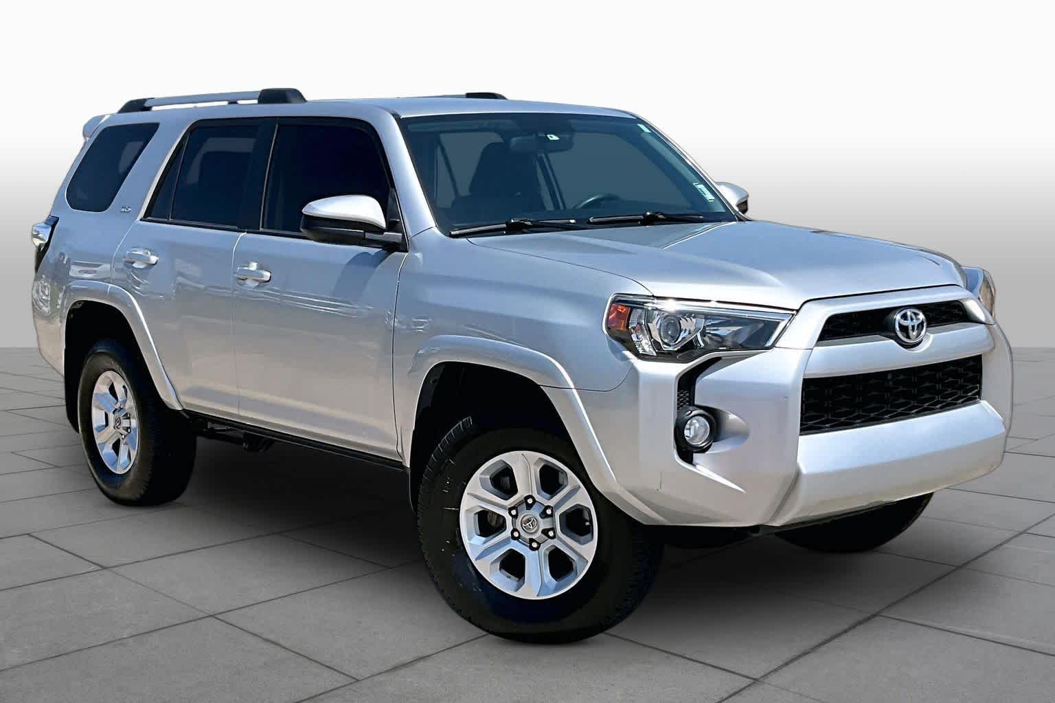 Used 2019 Classic Silver Metallic Toyota SR5 image 3