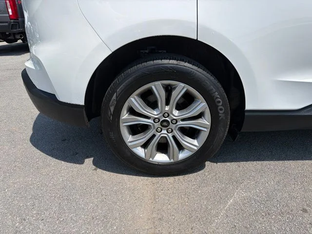 Used 2023 White Metallic Ford Titanium image 15