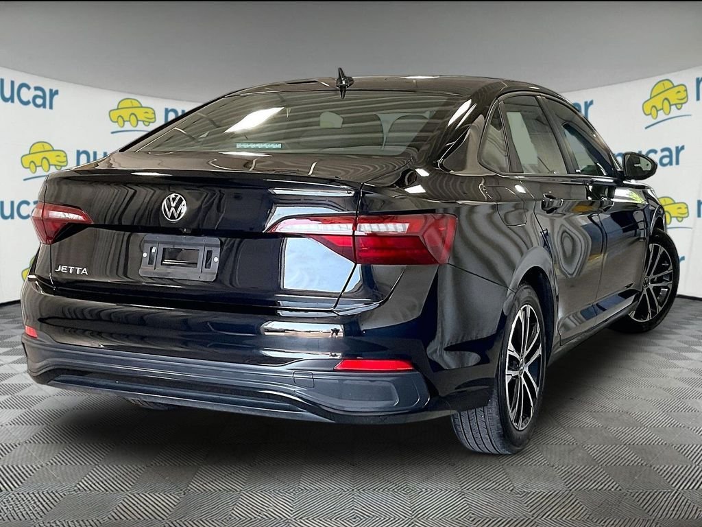 Used 2023 Black Volkswagen 1.5T Sport image 6