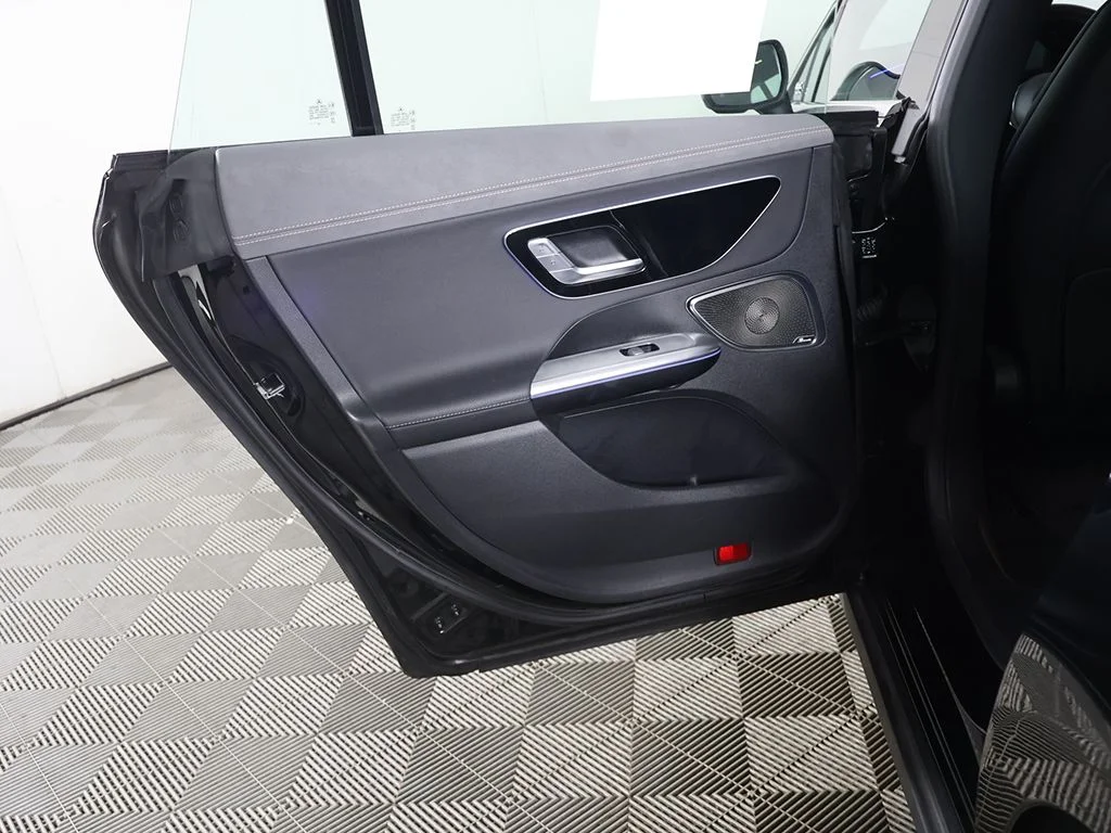 Used 2023 Black Mercedes-Benz 500 Sedan image 25