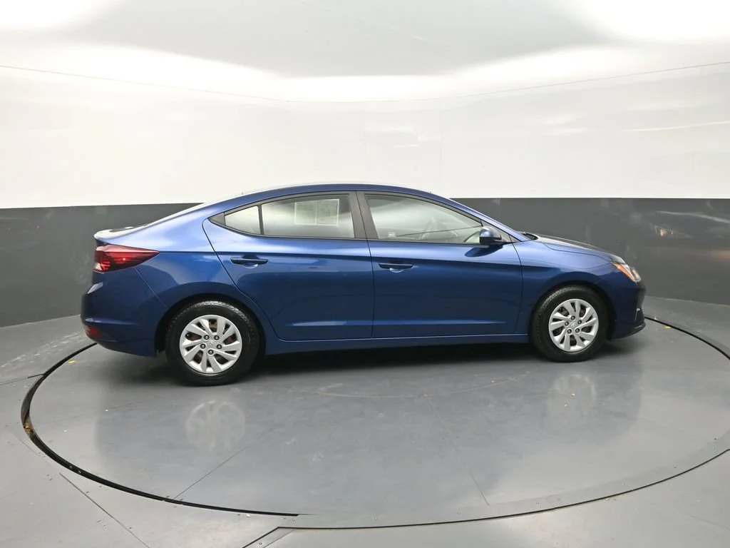 Used 2020 Blue Hyundai SE image 12