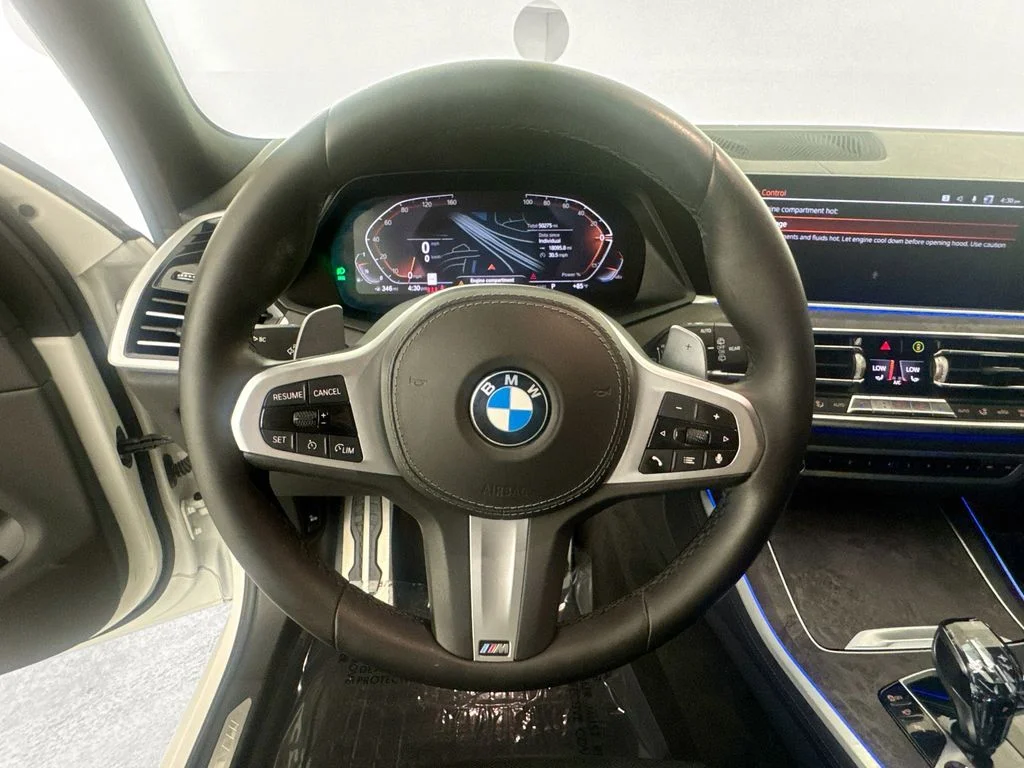 Used 2021 White BMW sDrive40i image 11