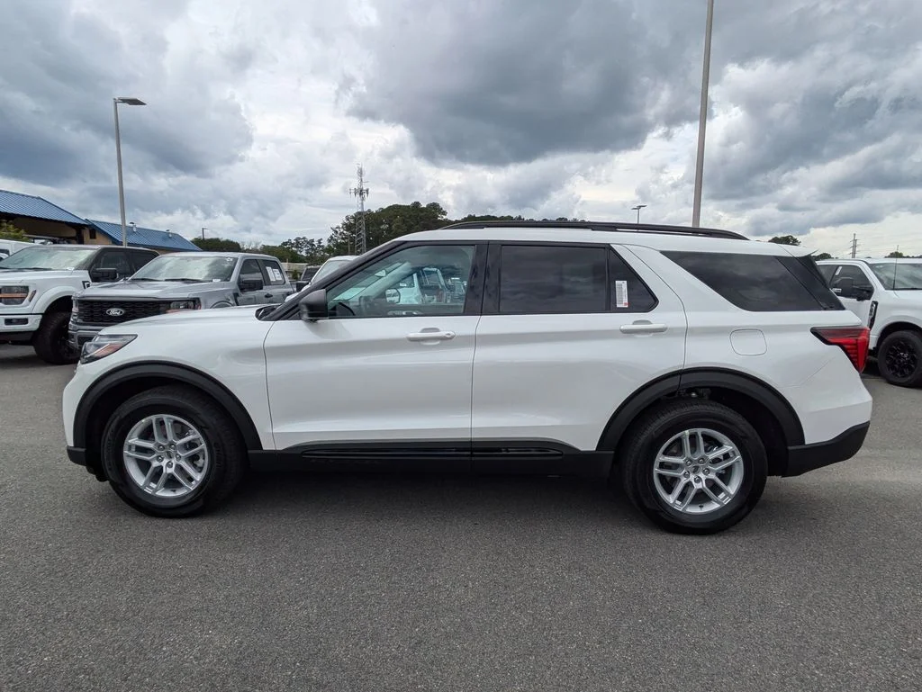 New 2026 Star White Metallic Tri-Coat Ford Active image 7
