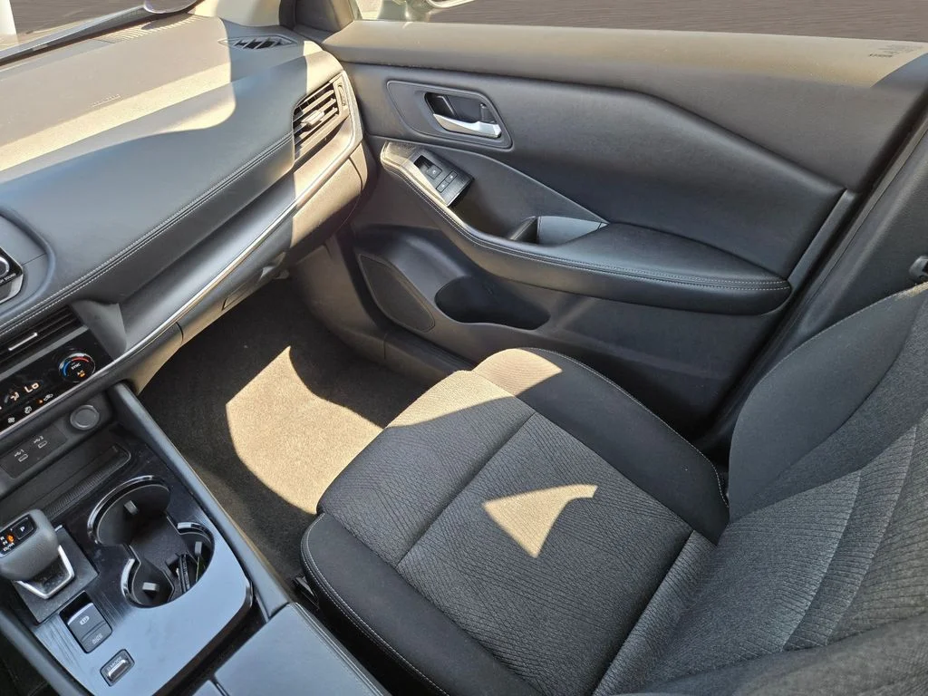 Used 2025 Gray Nissan SV image 14