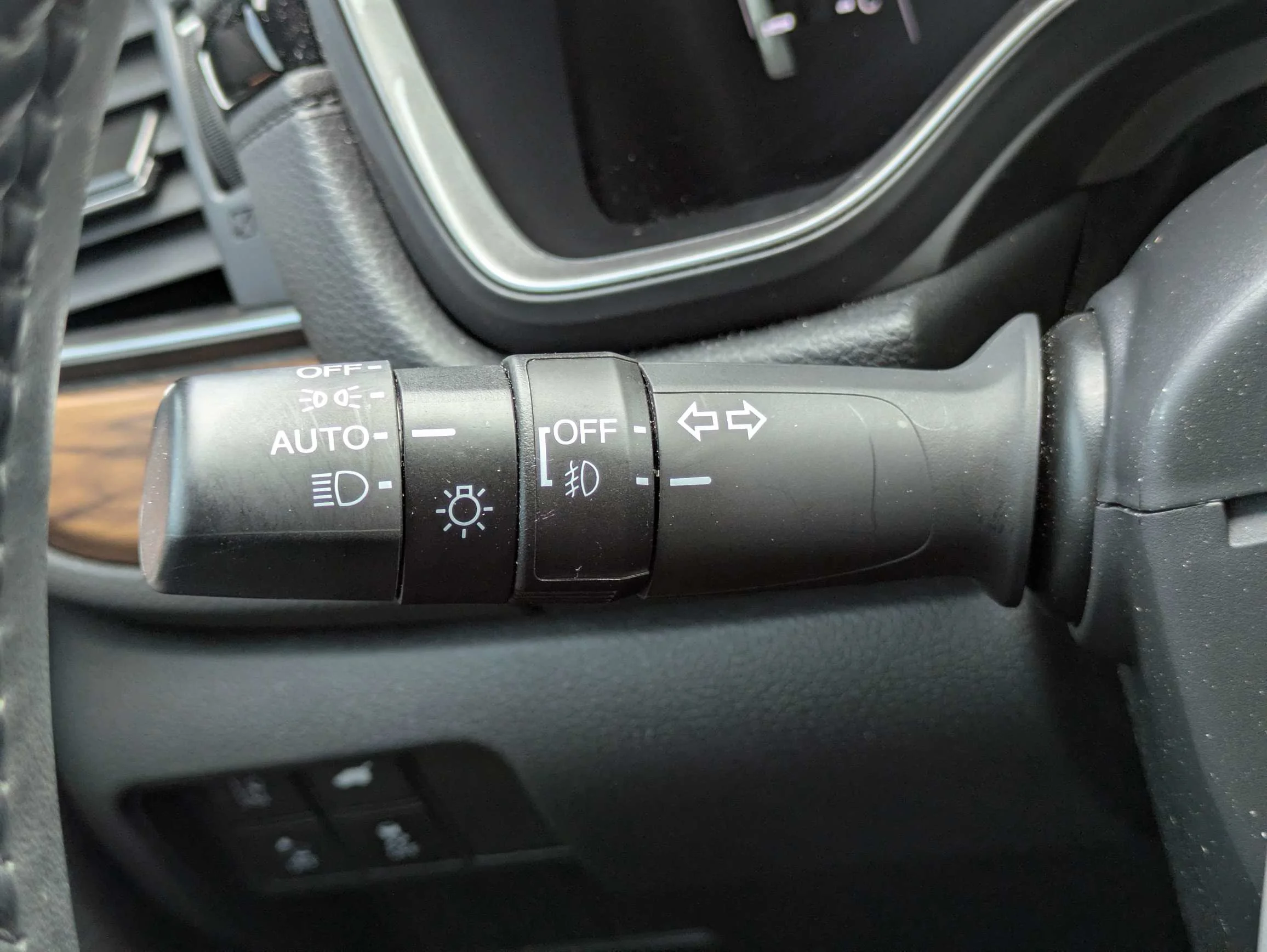 Used 2020 Sonic Gray Pearl Honda EX-L w/Honda Sense Safety System, Leather, & Moonroof image 28