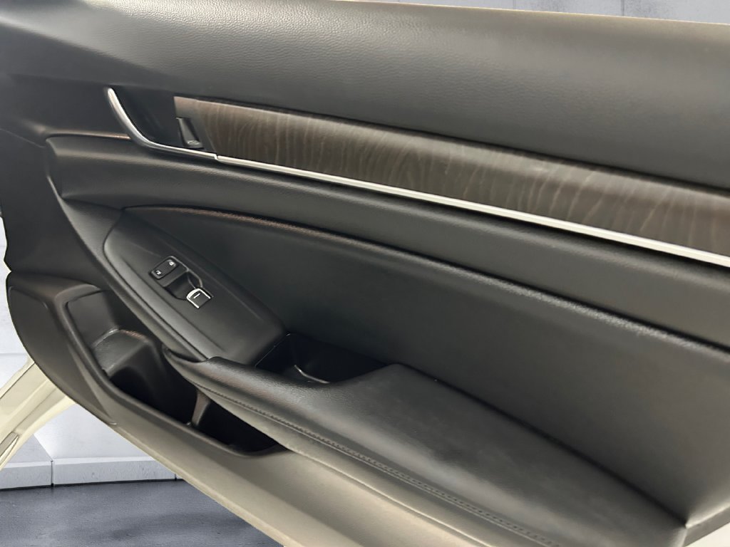Used 2022  Honda EX-L image 15