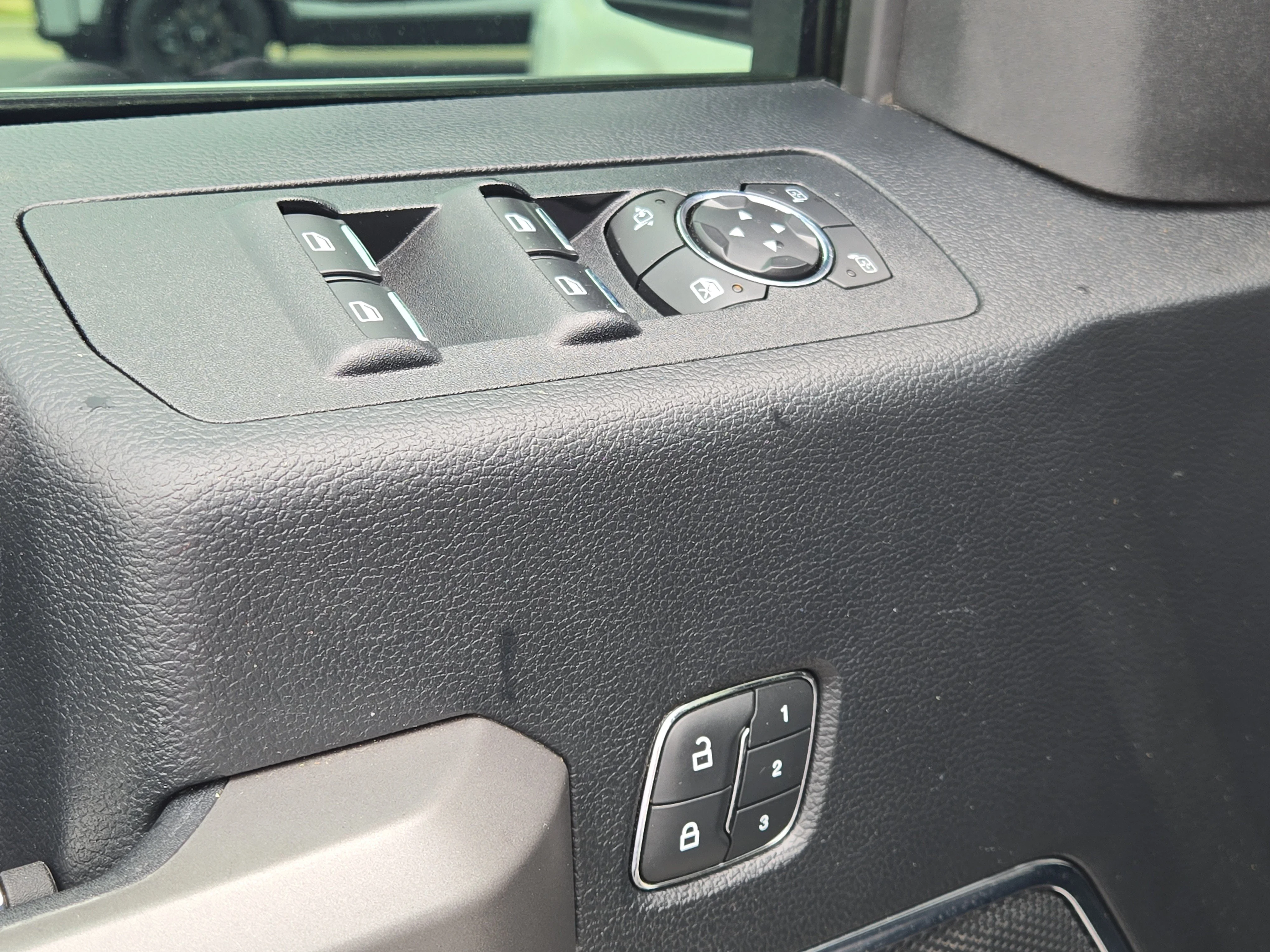 2019 Ford F-150 Platinum - Photo 21