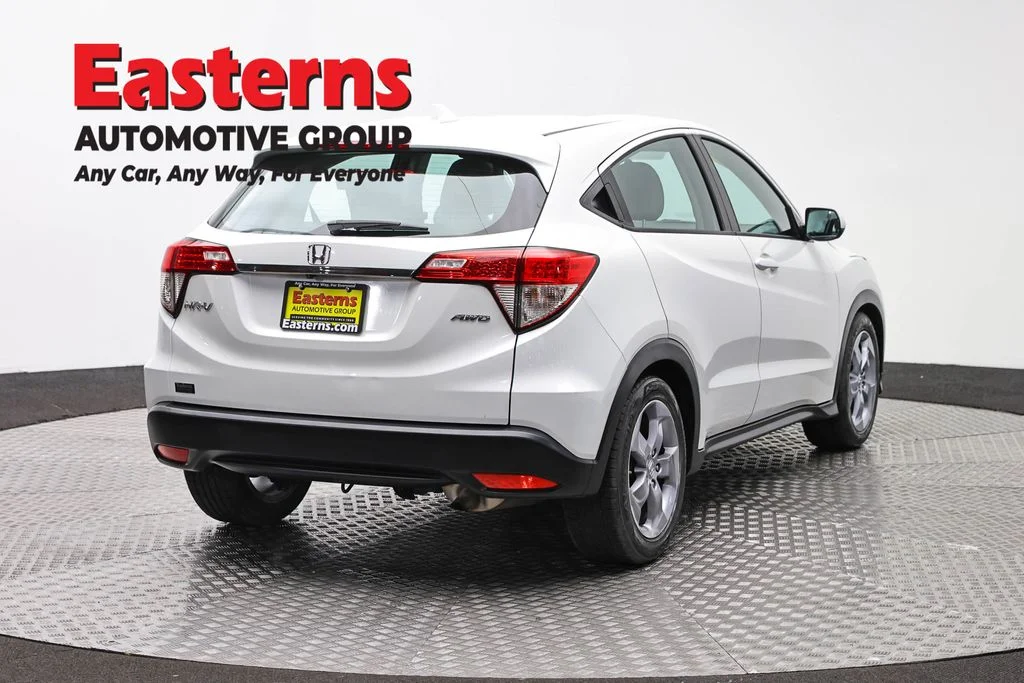 Used 2021 White Honda LX image 5