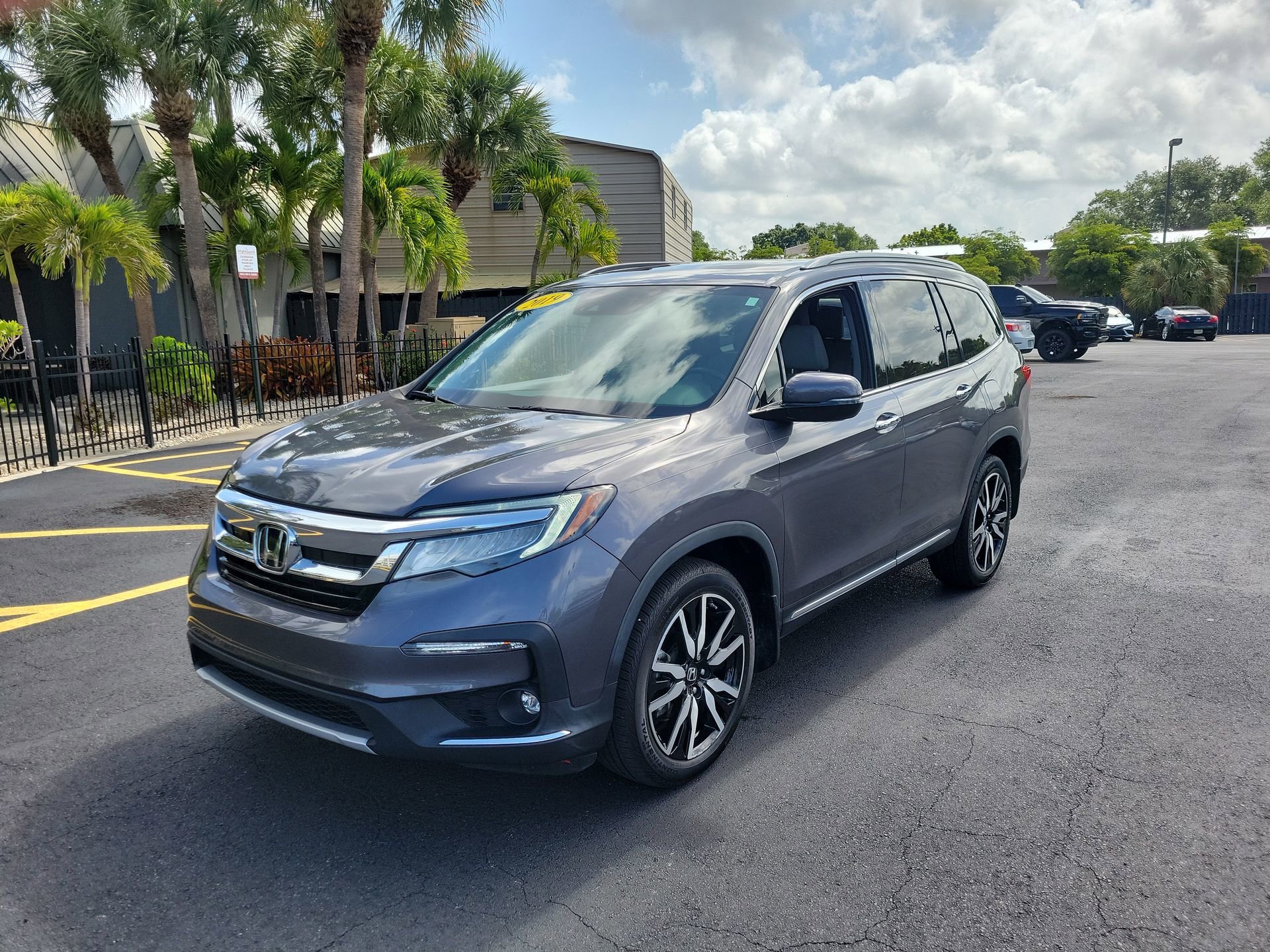 Used 2019 Gray Honda Elite image 10