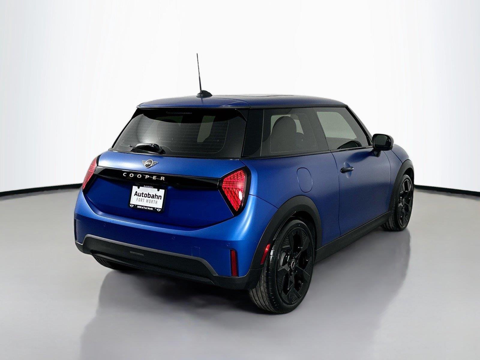 2025 MINI Hardtop 2 Door Base - Photo 4
