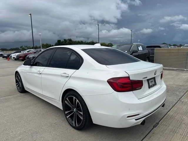 Used 2018 Alpine White BMW 340i xDrive image 5