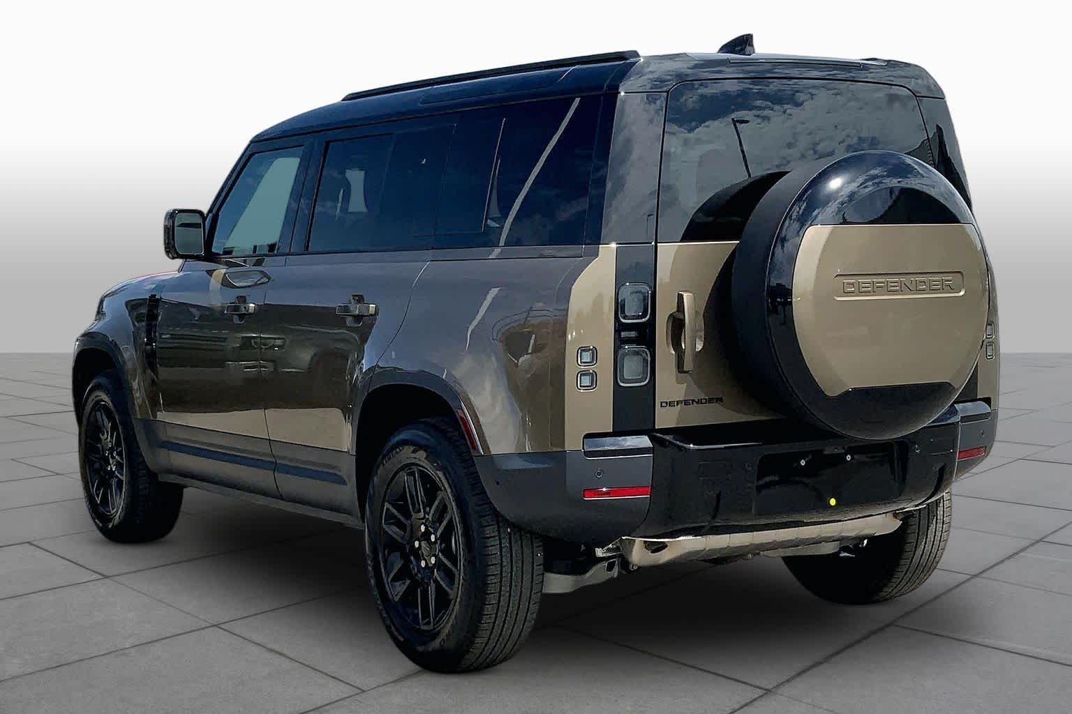 New 2026 Gondwana Stone Metallic Land Rover S image 12