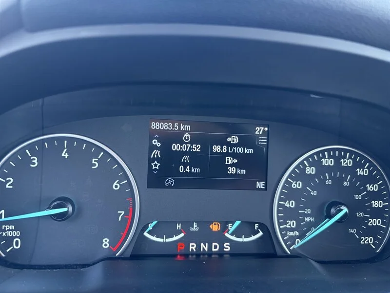 Used 2021 Red Ford SE image 13