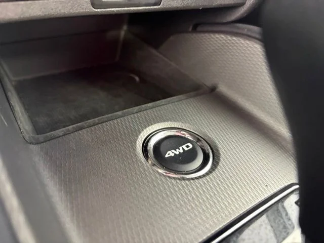 Used 2025 Gray Mitsubishi 2.0 S image 33