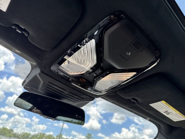 New 2027 Mineral White Metallic BMW xDrive40i image 22