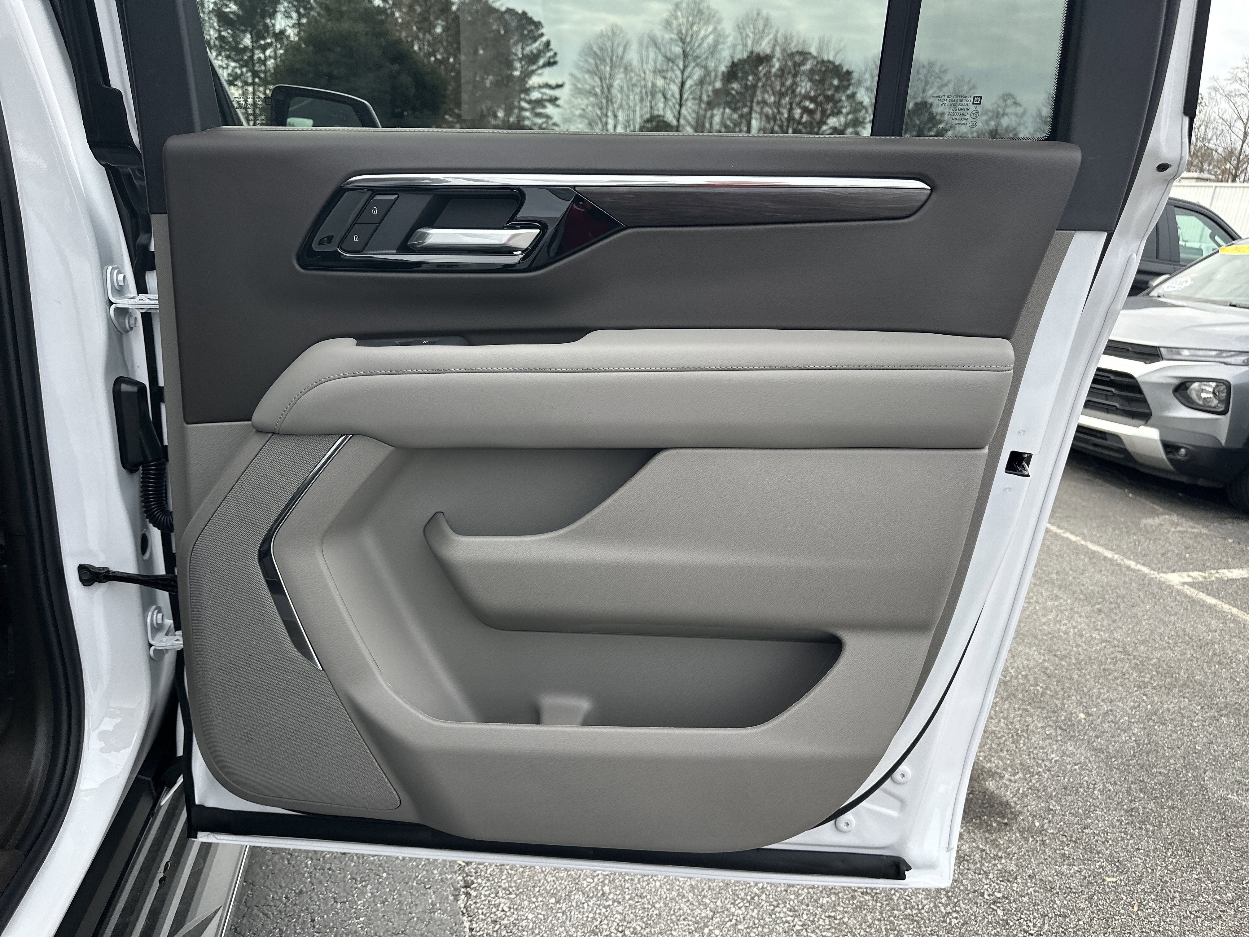 2026 Chevrolet Suburban LS - Photo 17