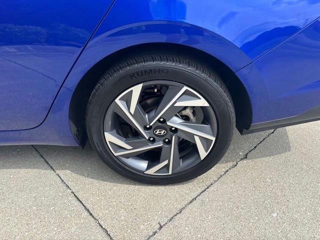 Used 2025 Intense Blue Hyundai SEL Sport image 10