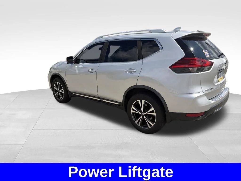 Used 2017 Silver Nissan SL image 10