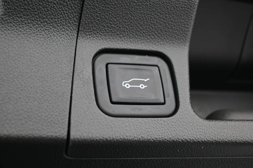 Used 2023 Sterling Metallic GMC SLT image 48