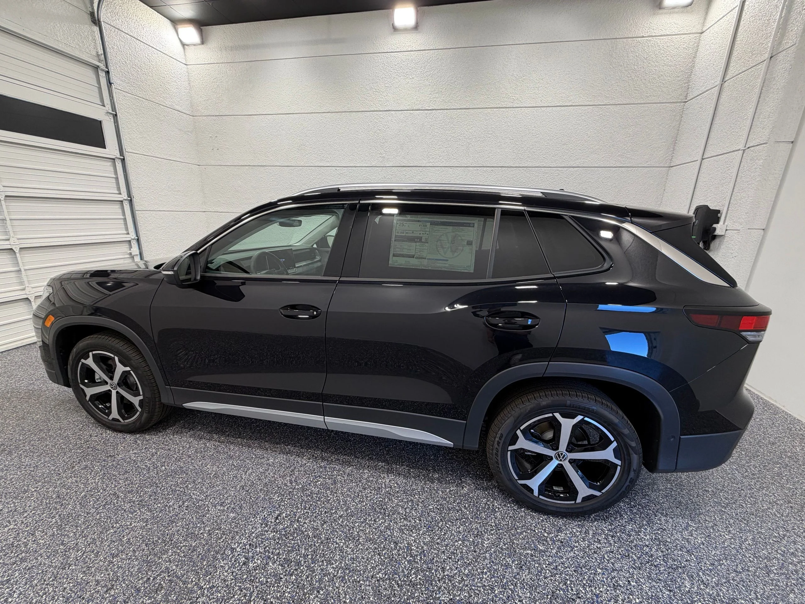 New 2026 Black Volkswagen 2.0T SE image 3