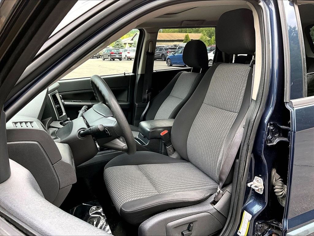 Used 2009 Modern Blue Pearlcoat Jeep Laredo image 10
