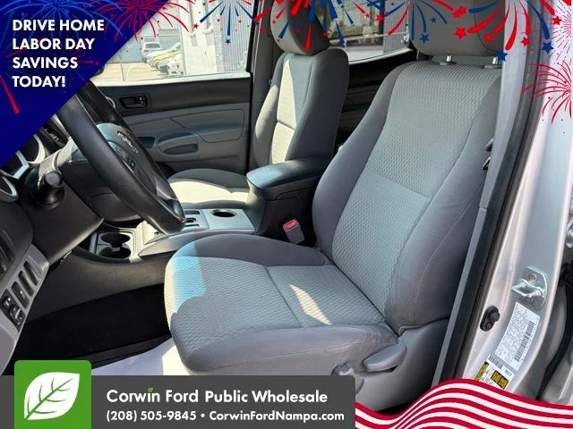 Used 2013 Silver Streak Toyota  image 26