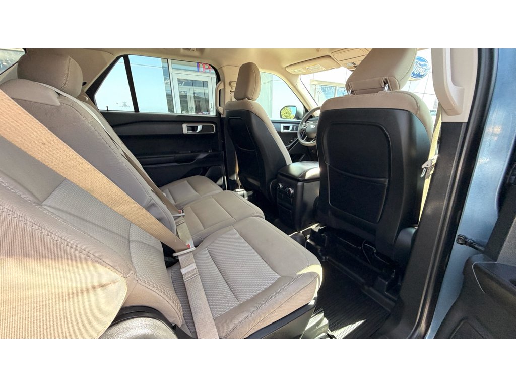 Used 2020 Blue Metallic Ford Base image 9