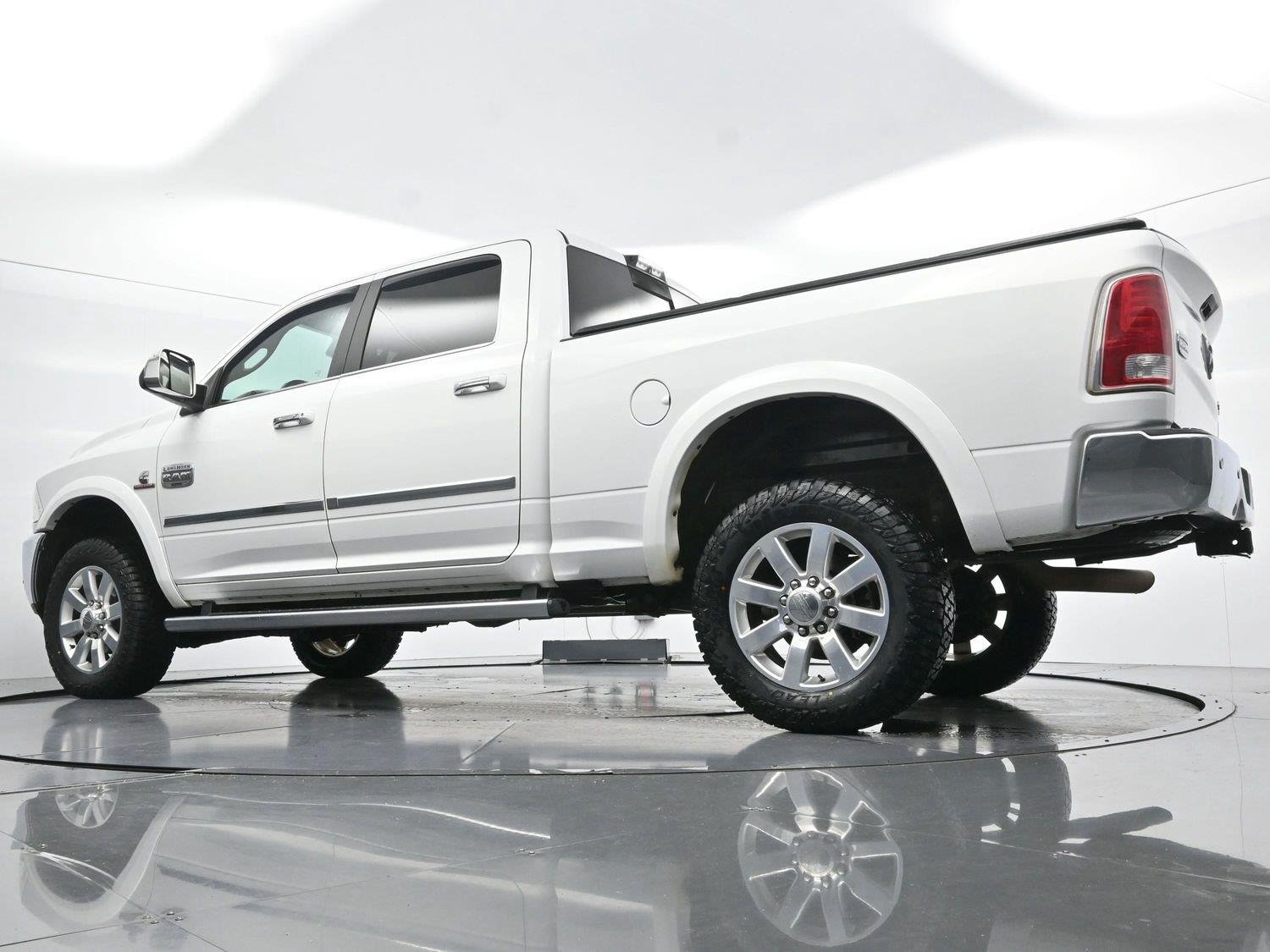 Used 2018 Bright White Clearcoat Ram Longhorn image 50