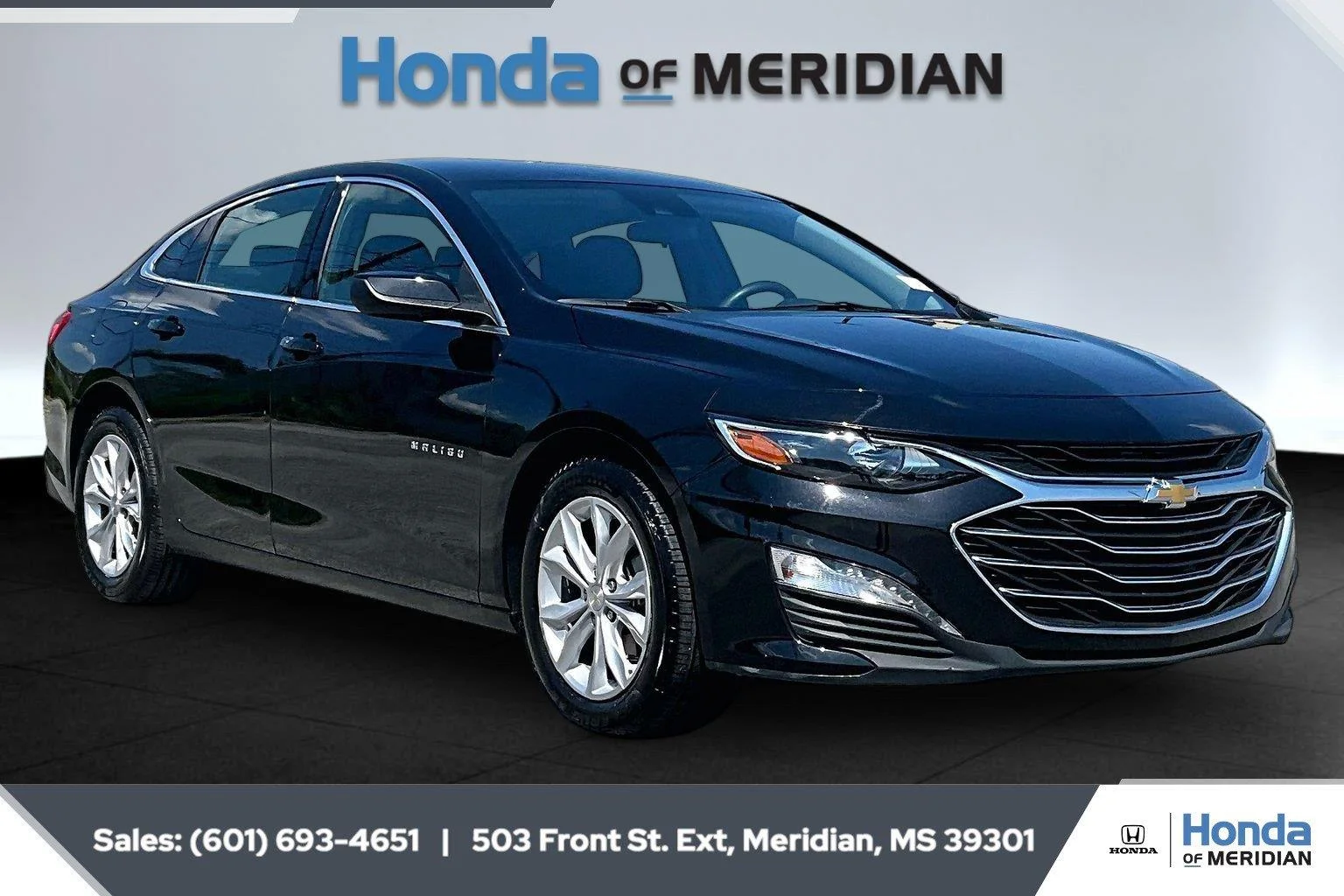 Used 2025 Mosaic Black Metallic Chevrolet LT image 1