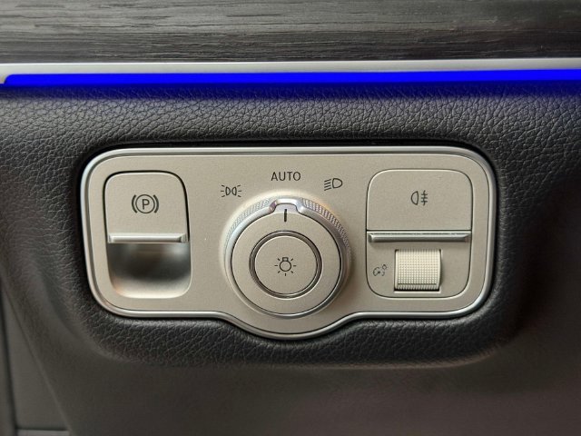 Certified Used 2025 Silver Mercedes-Benz GLE 450e image 21