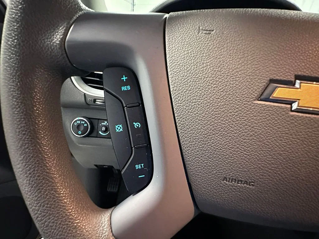 Used 2017 White Chevrolet LS image 32