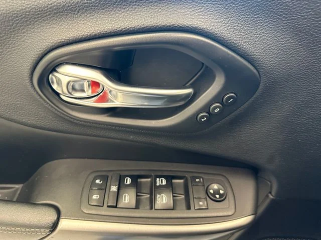 Used 2019 Gray Jeep Limited image 22