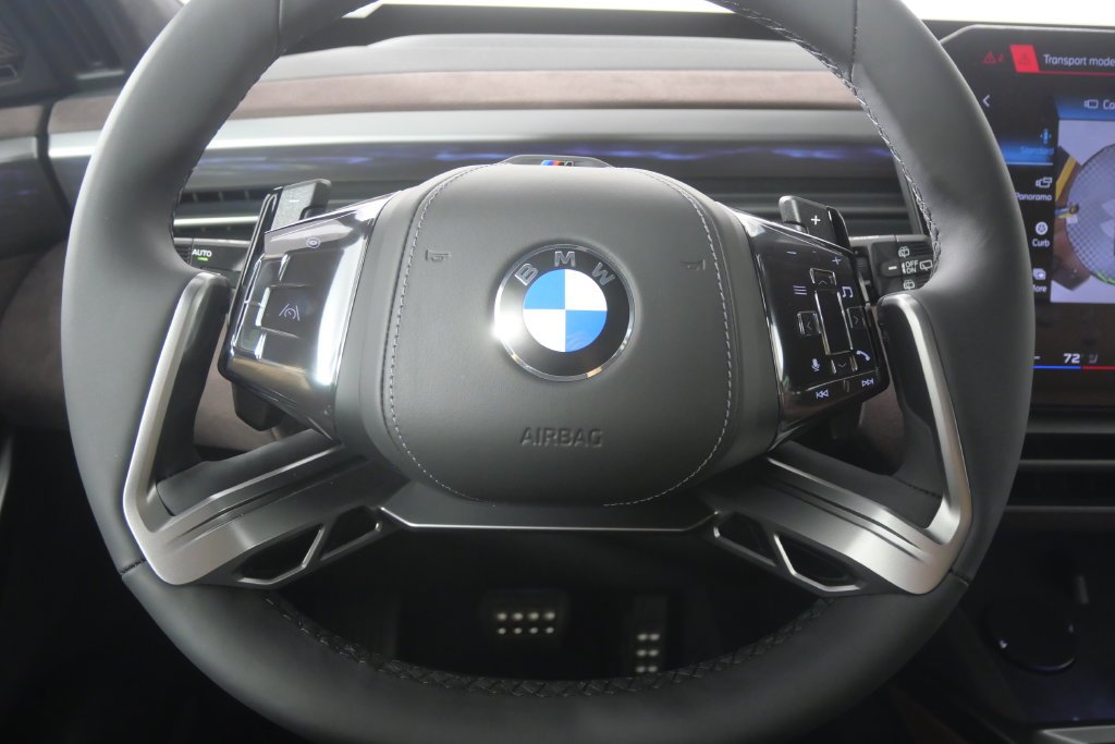 New 2027 Vancouver Green Metallic BMW  image 20