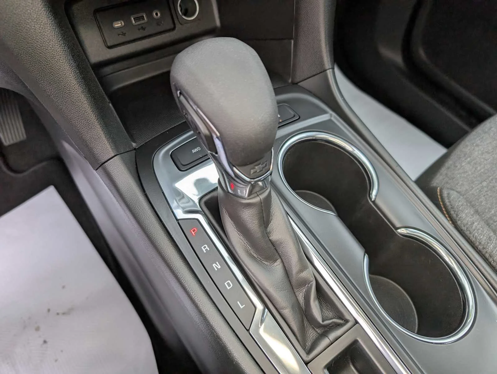 Used 2023 Summit White Chevrolet LT image 29